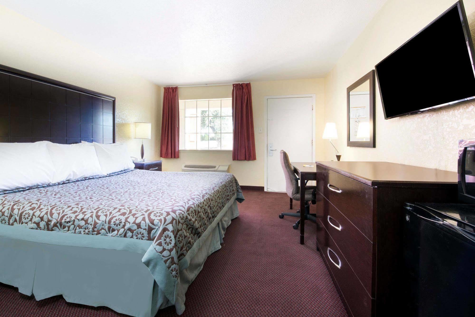 Days Inn By Wyndham Eastland Esterno foto