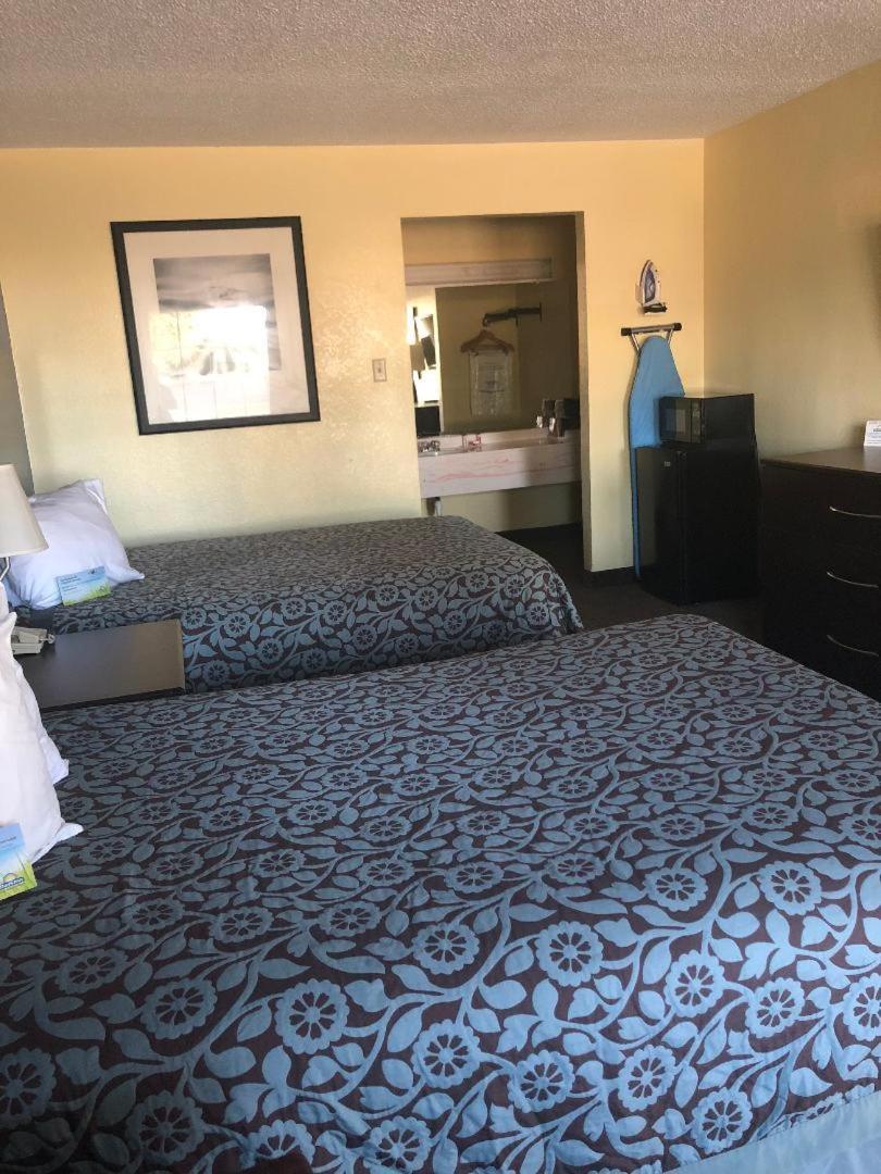 Days Inn By Wyndham Eastland Esterno foto