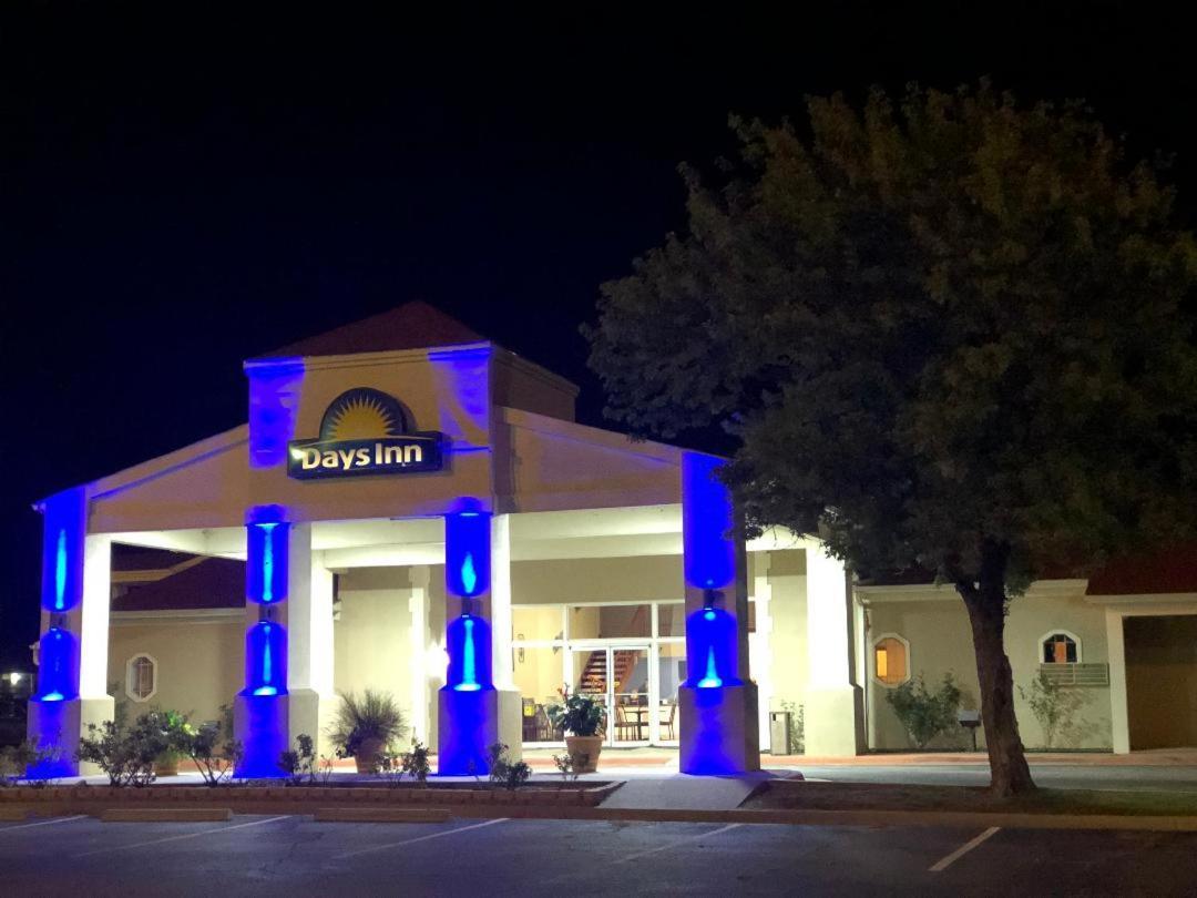 Days Inn By Wyndham Eastland Esterno foto