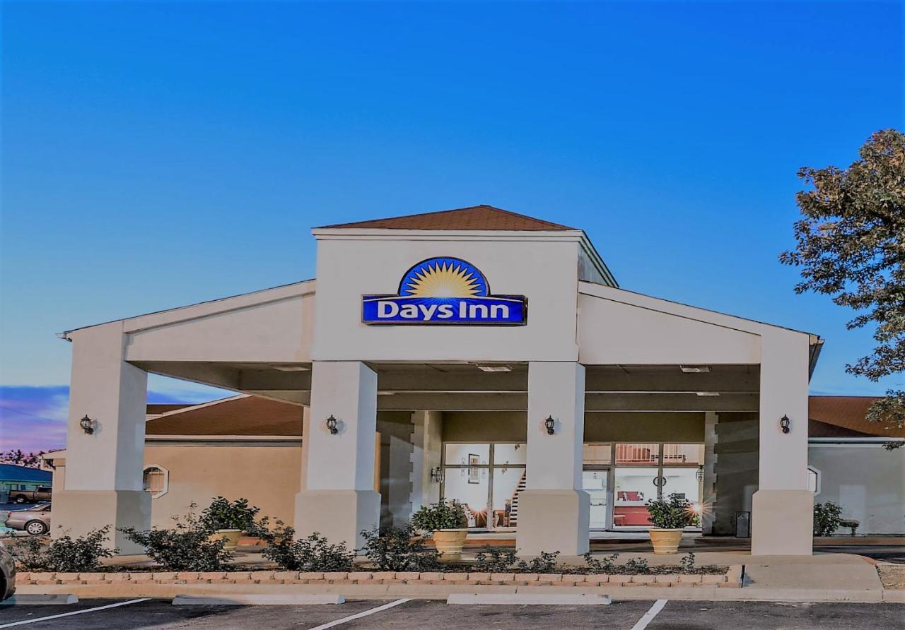 Days Inn By Wyndham Eastland Esterno foto